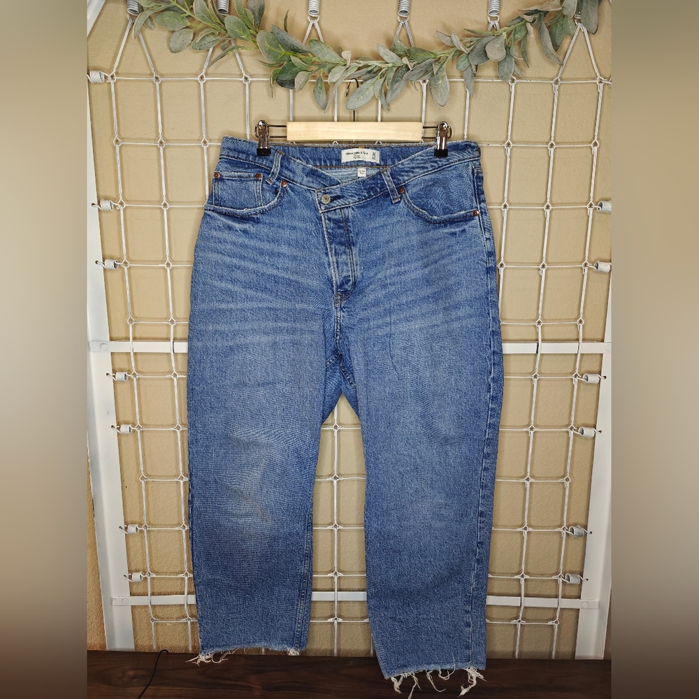 Asymmetrical waist Abercrombie jeans